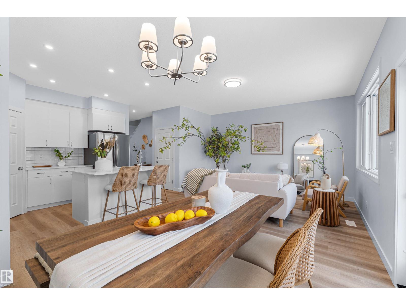 2013 209A ST NW, Edmonton