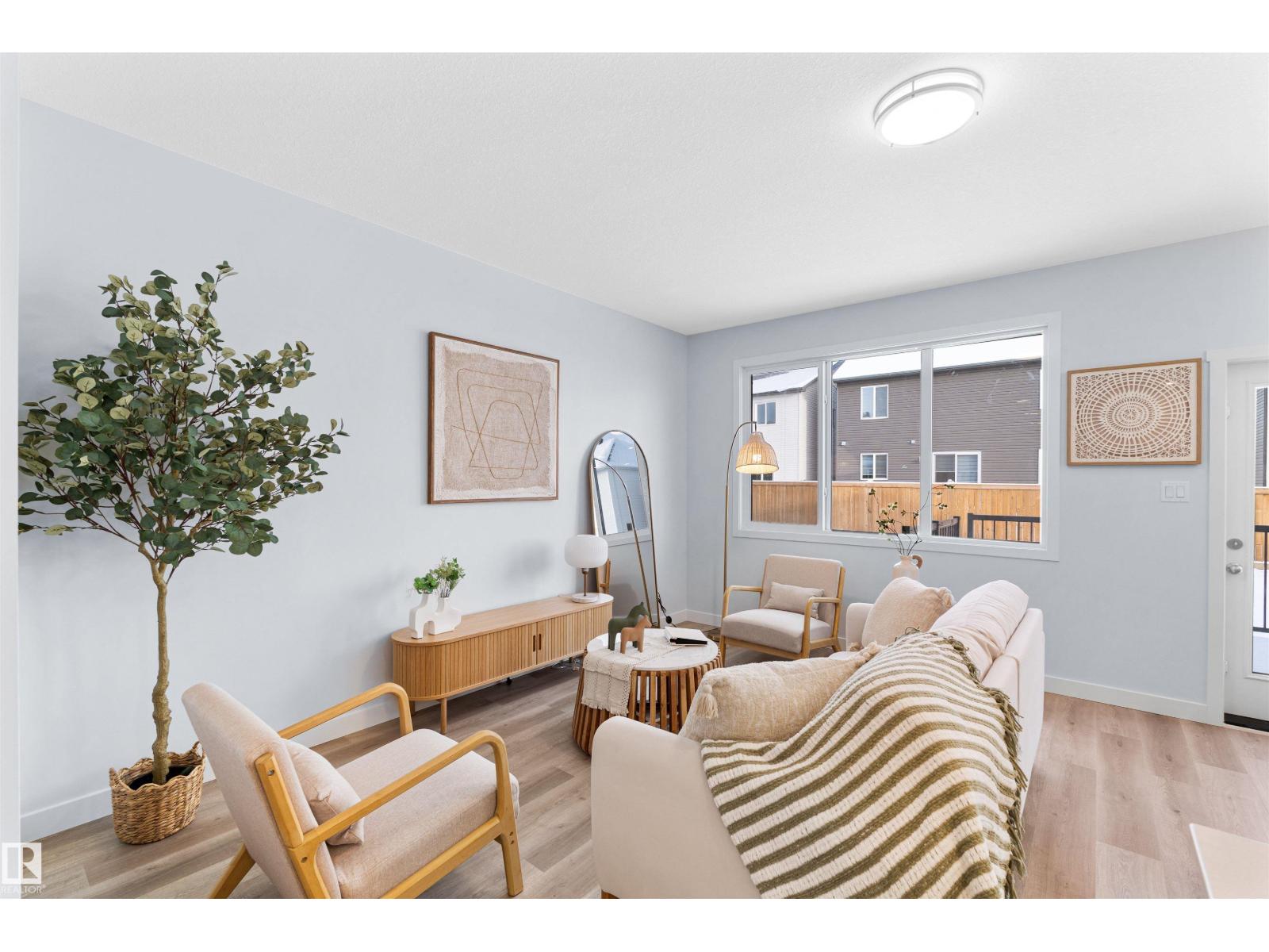 2013 209A ST NW, Edmonton