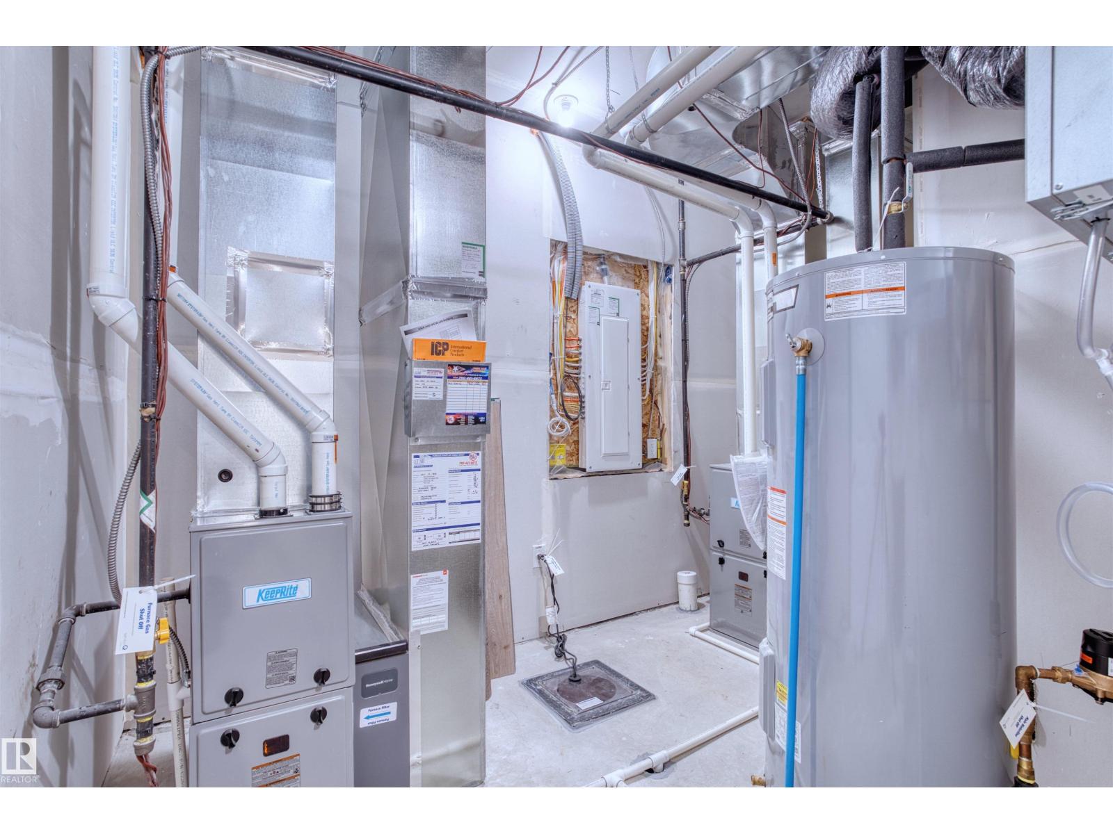 2013 209A ST NW, Edmonton