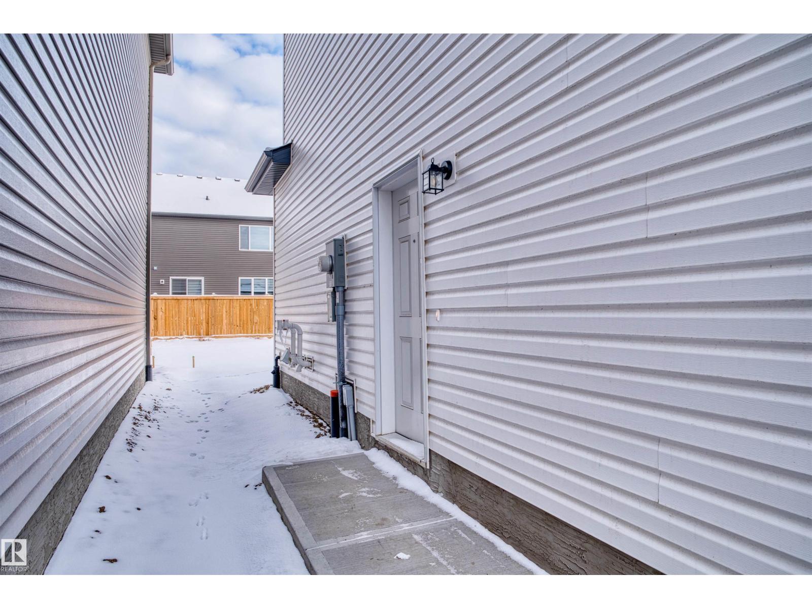 2013 209A ST NW, Edmonton