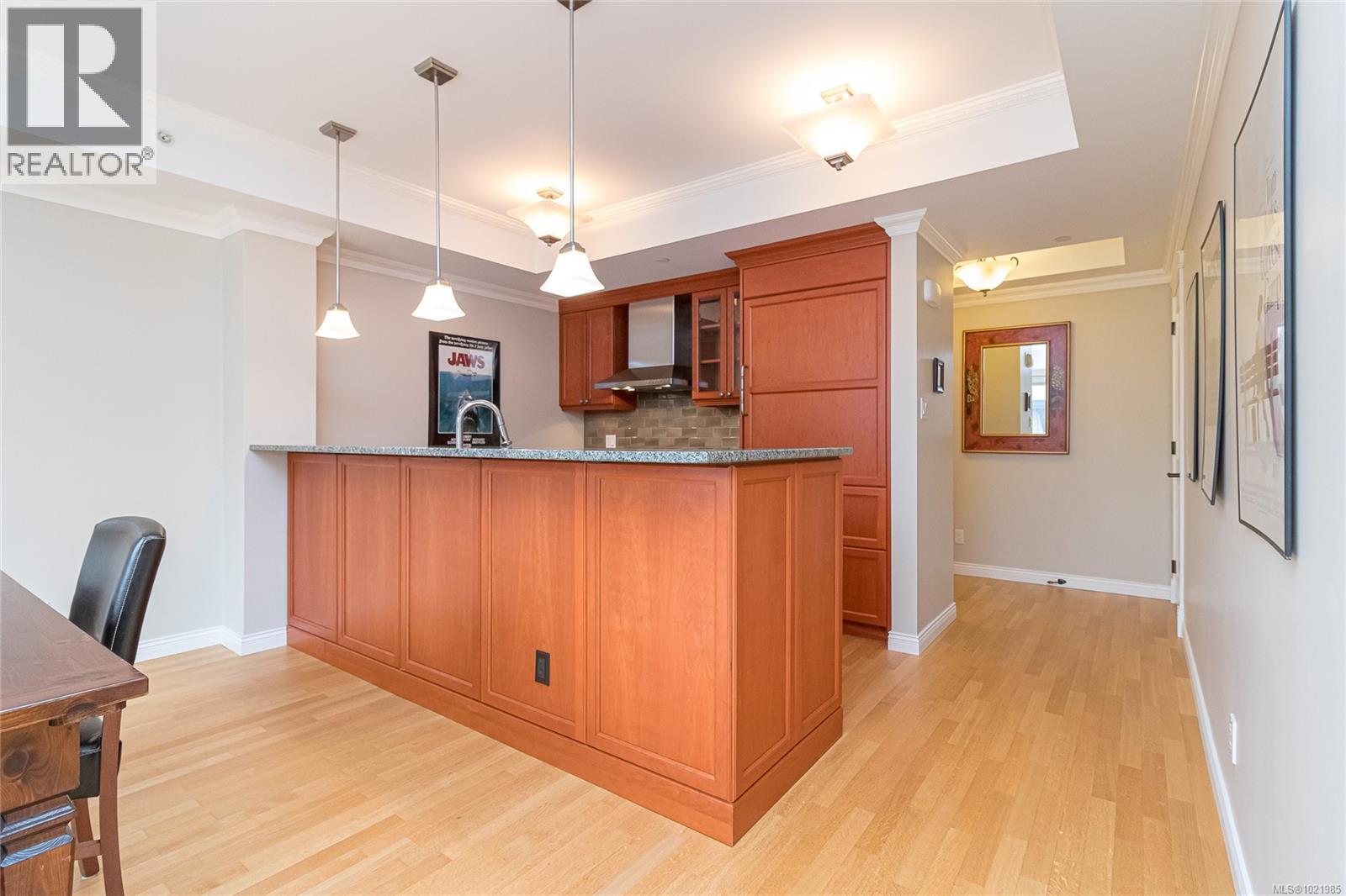 401 1175 Beach Drive, Oak Bay
