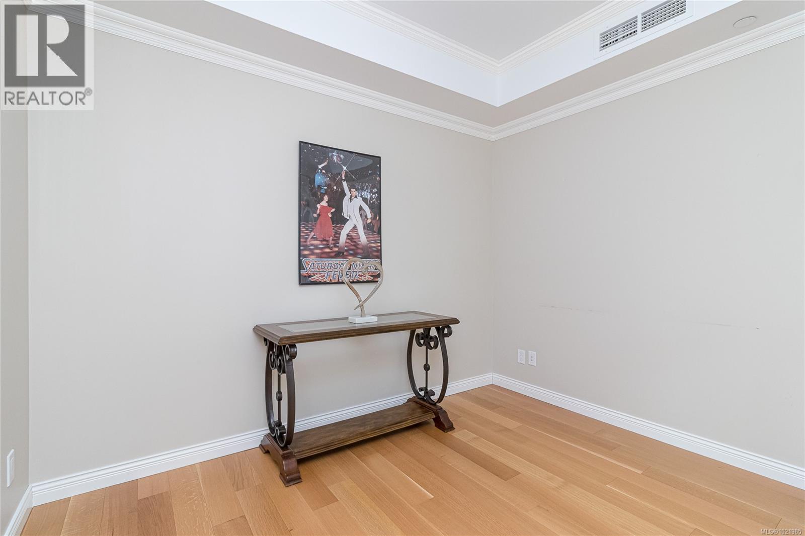 401 1175 Beach Drive, Oak Bay