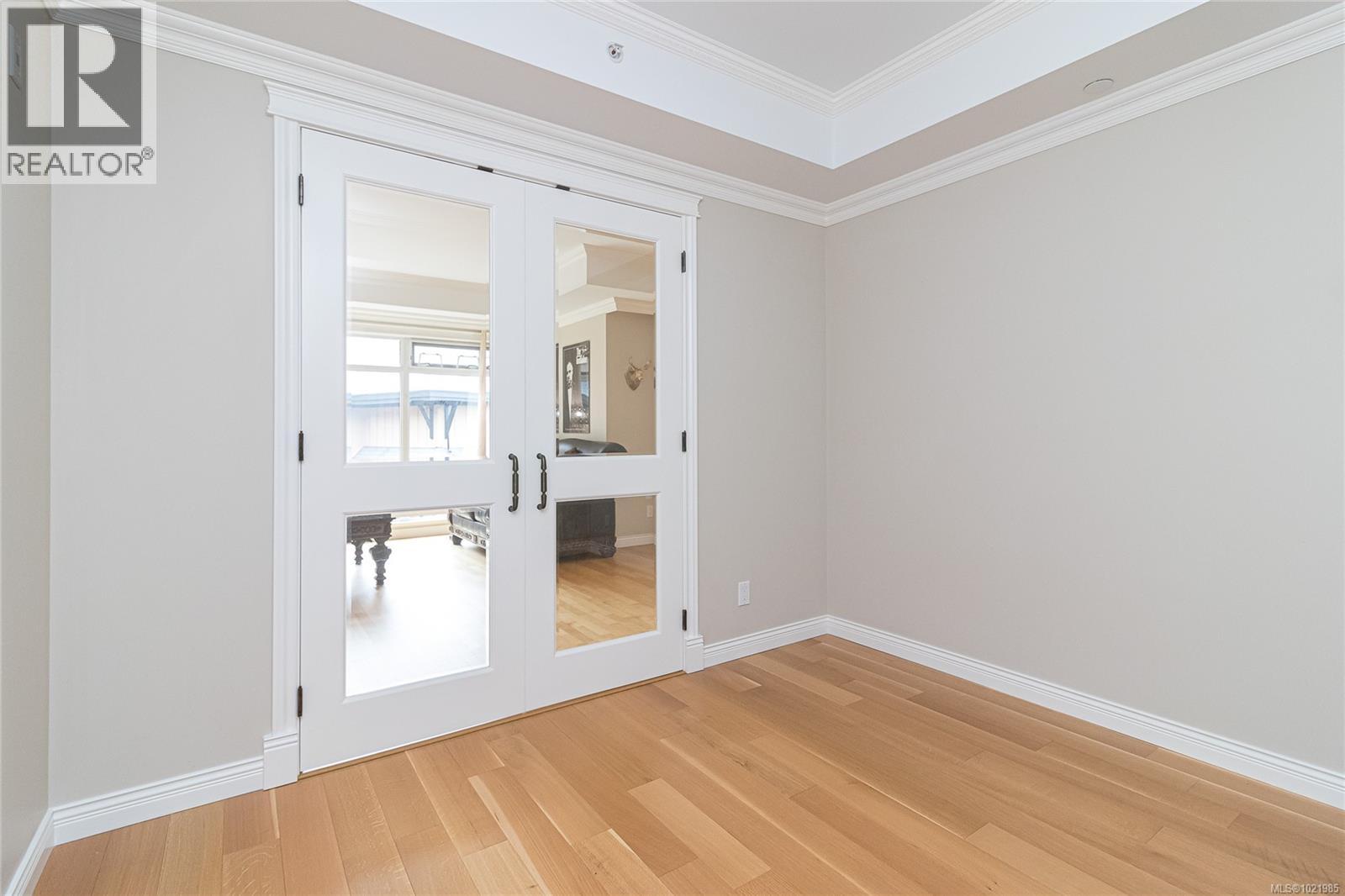 401 1175 Beach Drive, Oak Bay