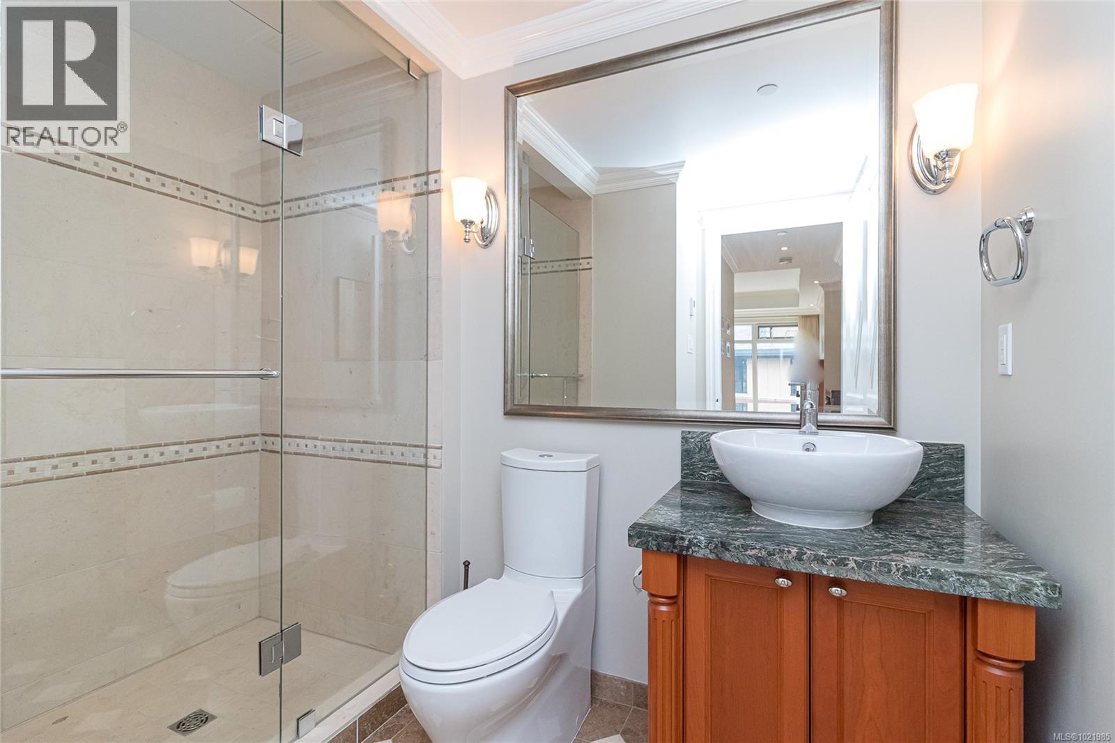 401 1175 Beach Drive, Oak Bay