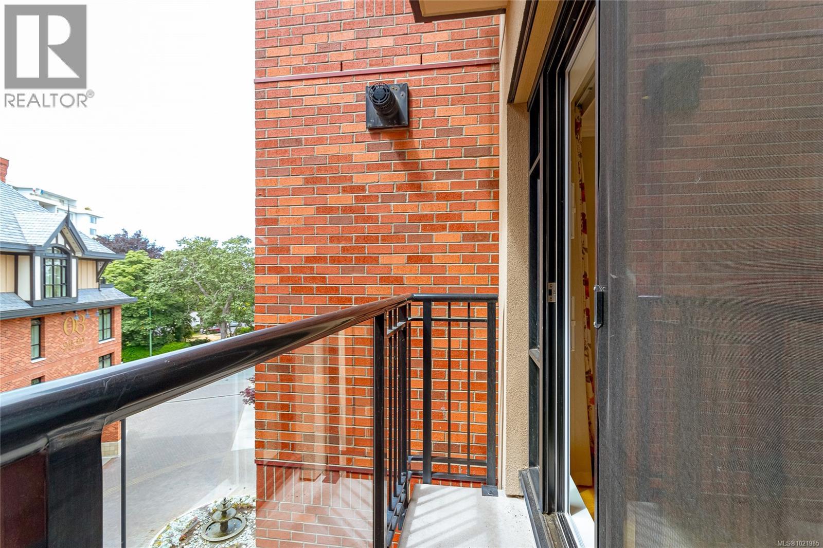 401 1175 Beach Drive, Oak Bay