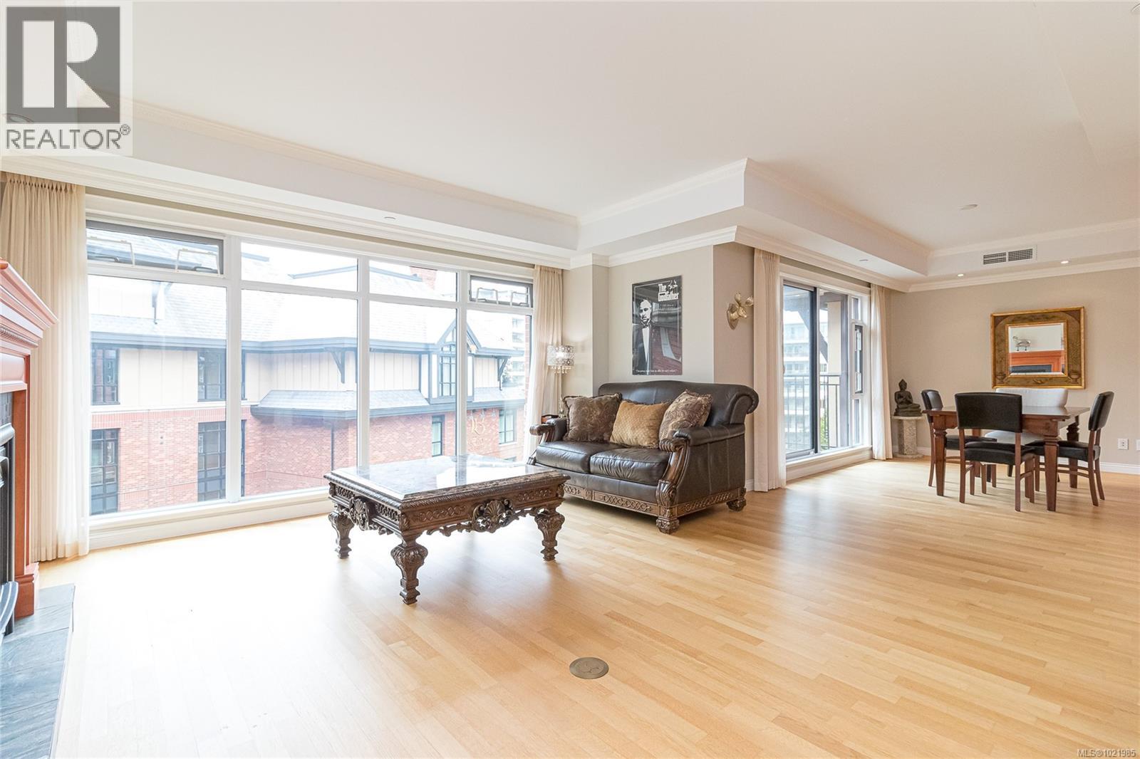 401 1175 Beach Drive, Oak Bay