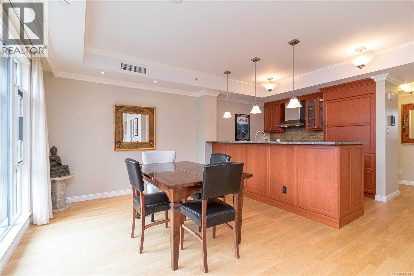 401 1175 Beach Drive, Oak Bay