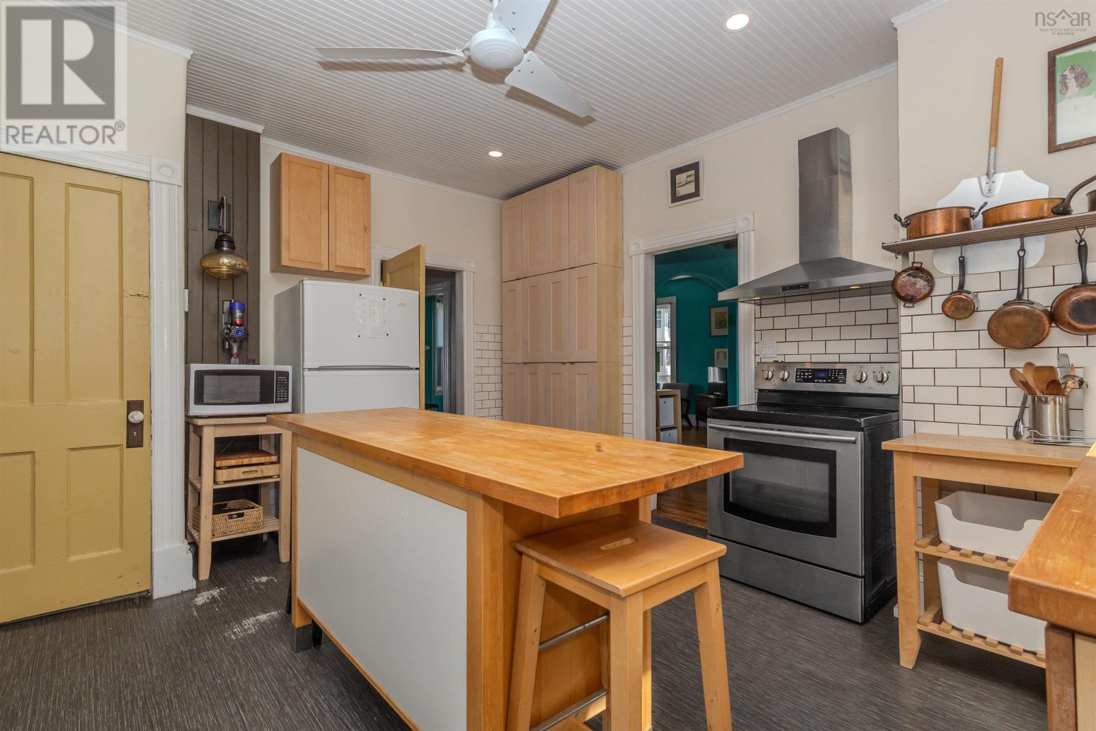 Property 18 of 30 of 69 Union Street