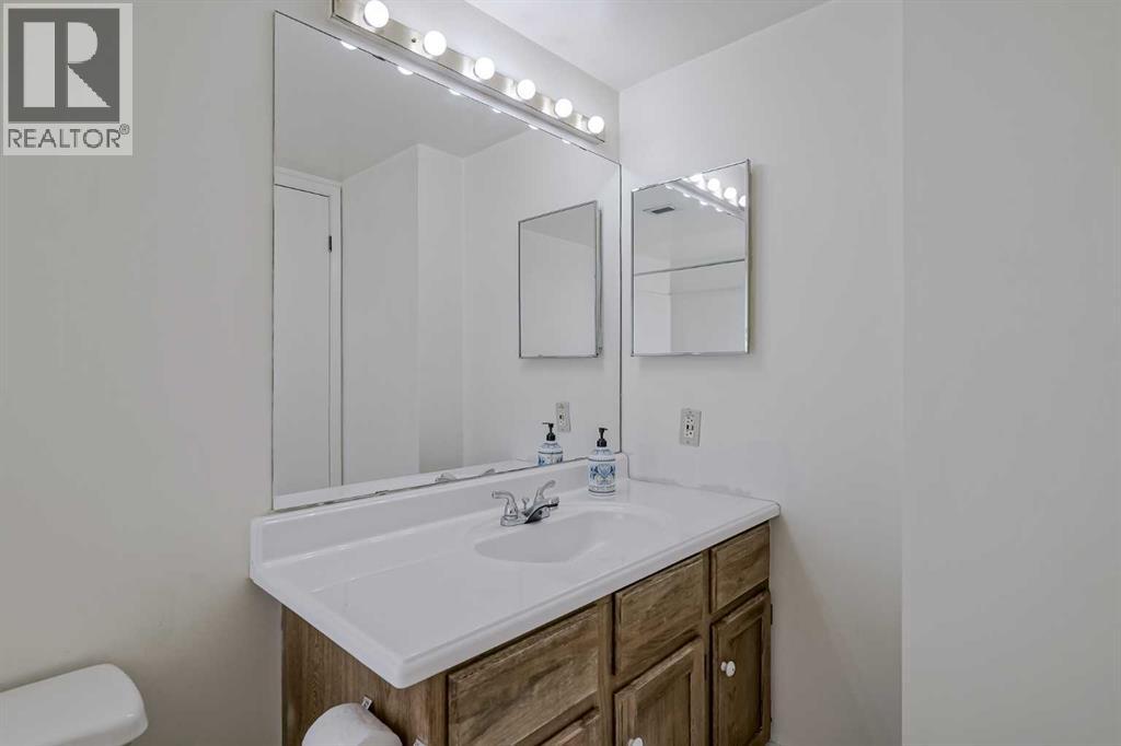 Single Family House for Sale in   Point Drive NW Point McKay Calgary 