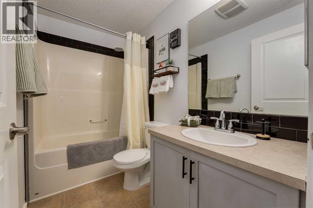 Single Family House for Sale in   Lake Fraser Drive SE Lake Bonavista Calgary 