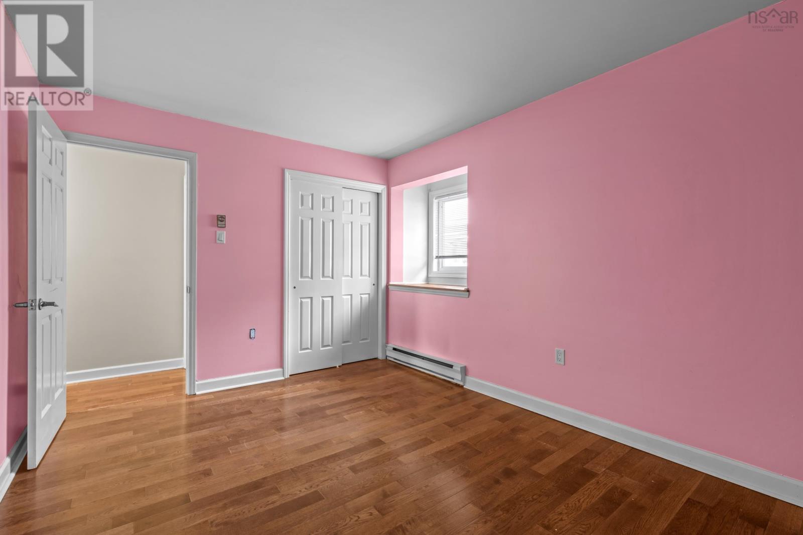 Property 19 of 33 of 106 126 Farnham Gate Road