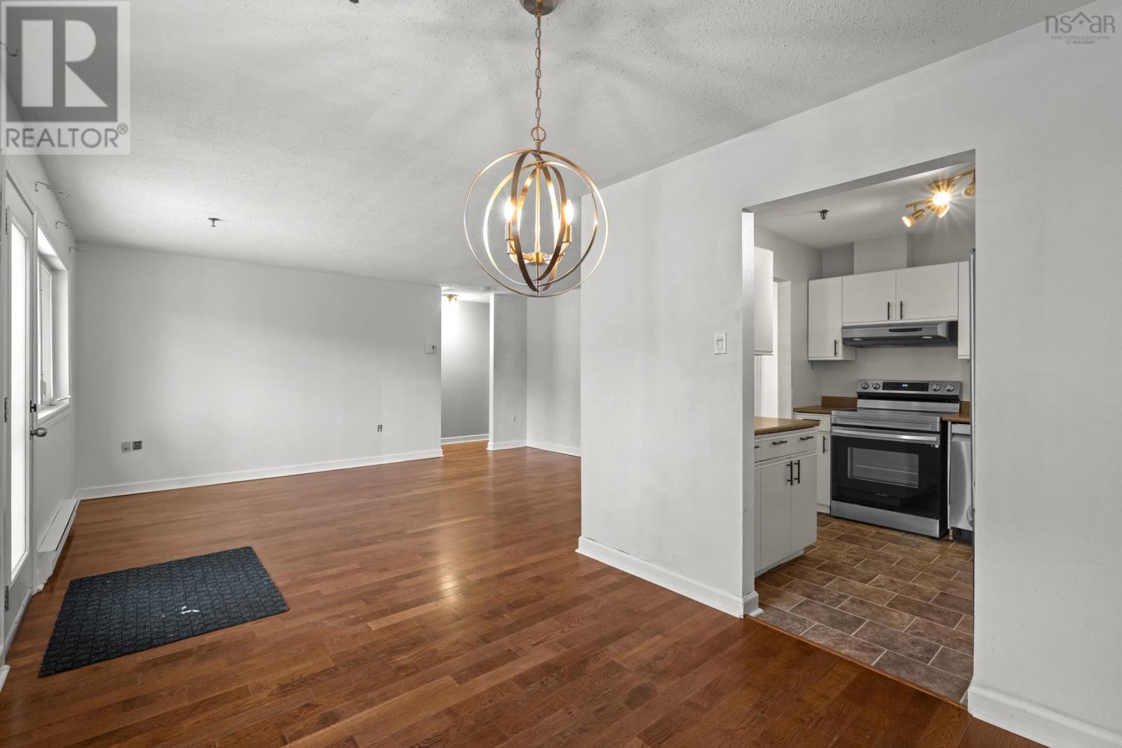 Property 14 of 33 of 106 126 Farnham Gate Road