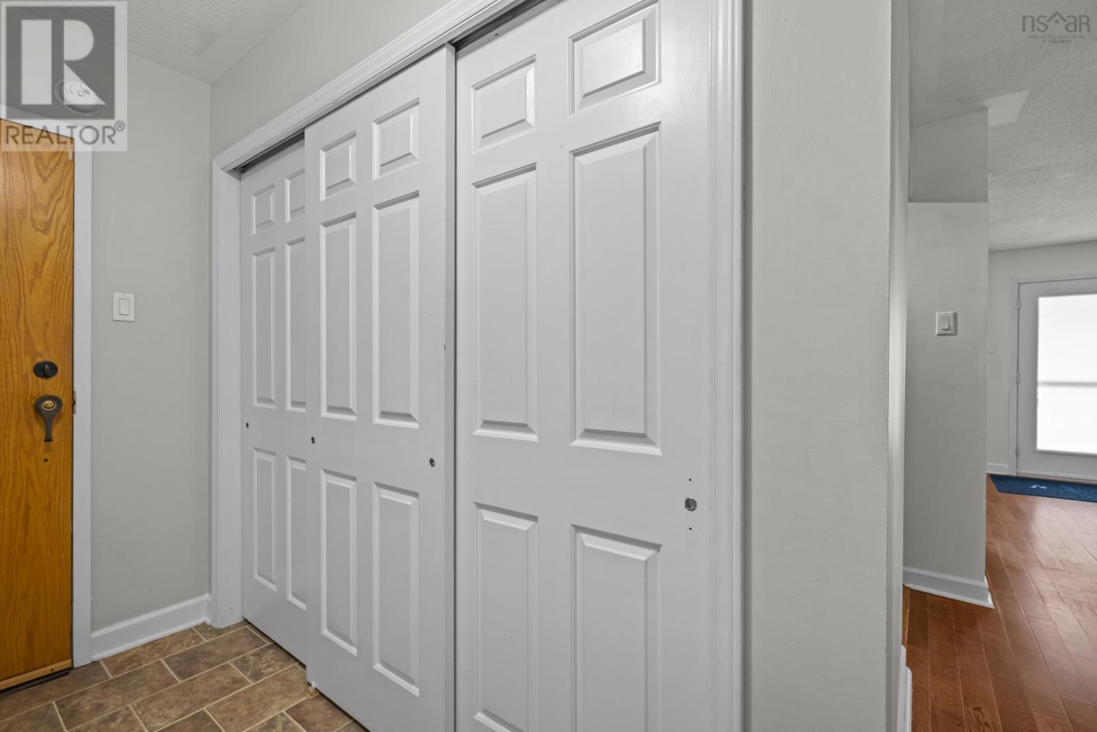 Property 7 of 33 of 106 126 Farnham Gate Road