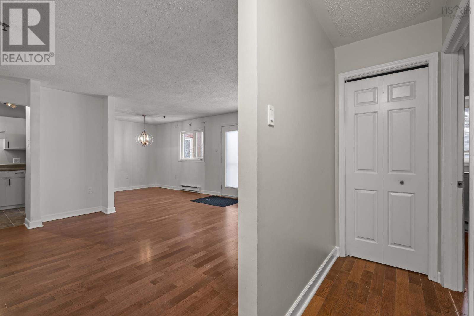 Property 25 of 33 of 106 126 Farnham Gate Road