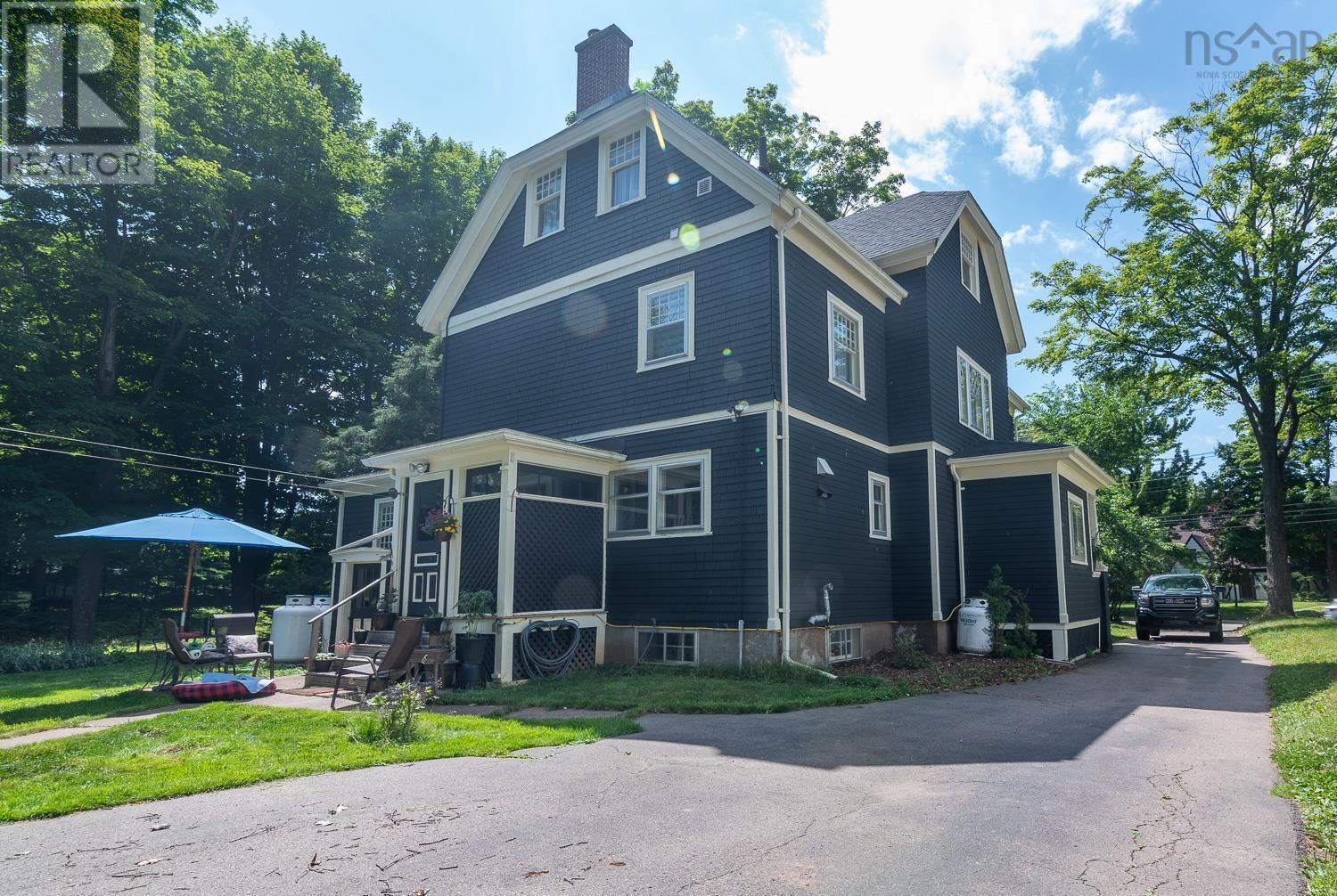 Property 15 of 42 of 115 Willow Street