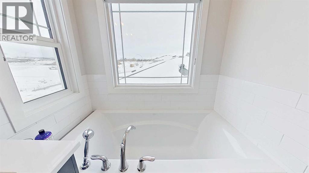 184 Emberside Place, Cochrane