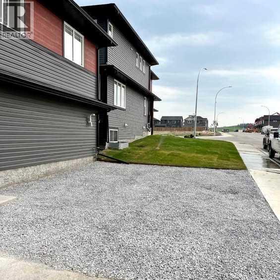 184 Emberside Place, Cochrane