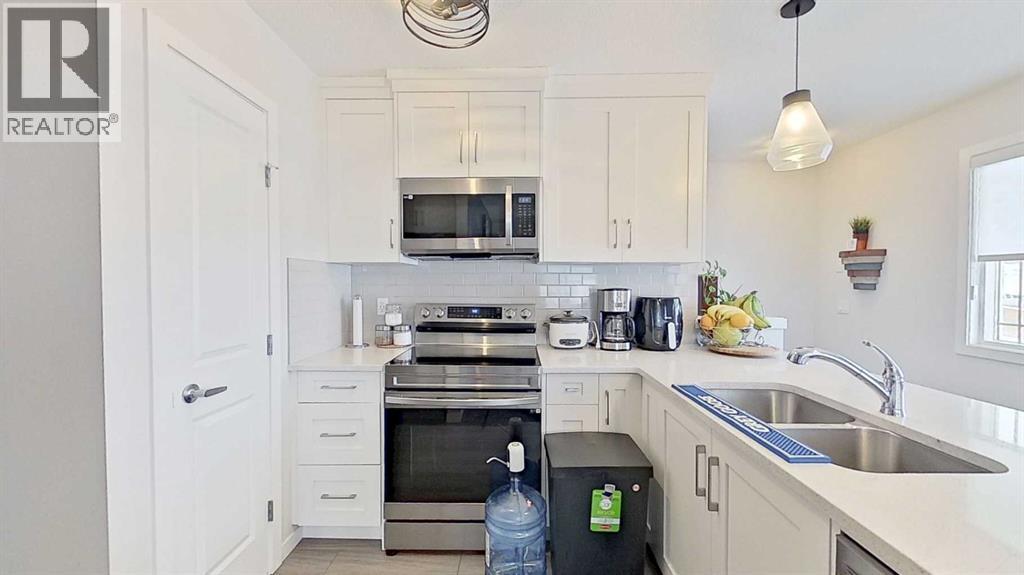 184 Emberside Place, Cochrane