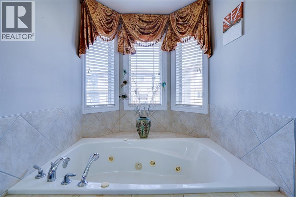 Single Family House for Sale in  Saddleland Drive NE Saddle Ridge Calgary 