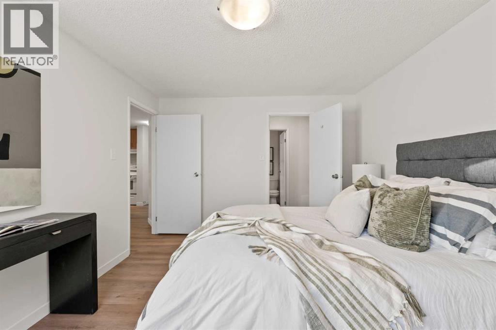 Single Family House for Sale in    Avenue SW Windsor Park Calgary 