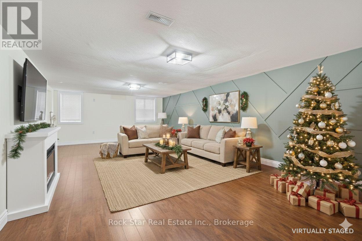 Single Family House for Sale in  ROSEDALE AVENUE Hamilton (Rosedale) 