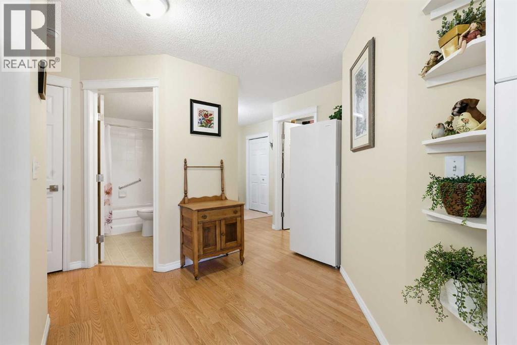 Single Family House for Sale in   Hunterview Drive NW Huntington Hills Calgary 