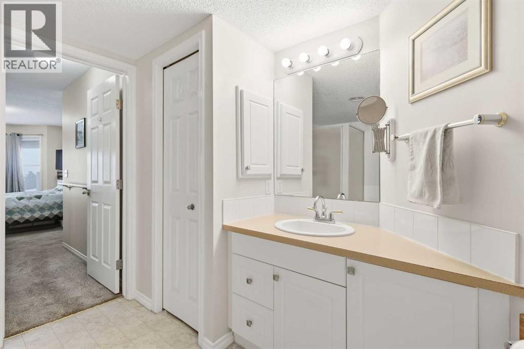 Single Family House for Sale in   Hunterview Drive NW Huntington Hills Calgary 