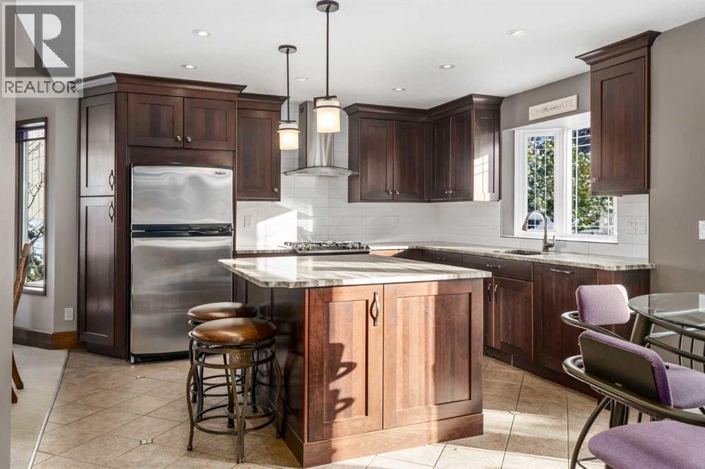 Single Family House for Sale in  Edgemont Place NW Edgemont Calgary 