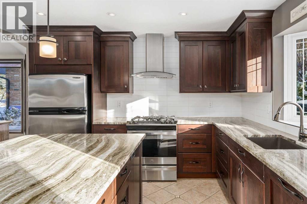 Single Family House for Sale in  Edgemont Place NW Edgemont Calgary 