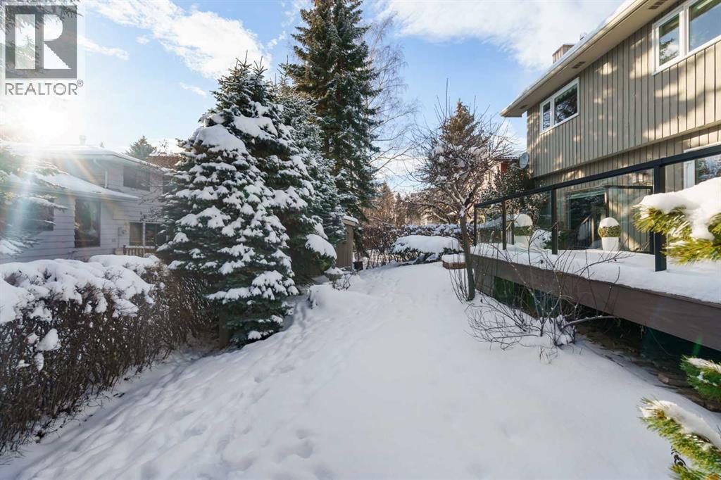 Single Family House for Sale in  Edgemont Place NW Edgemont Calgary 