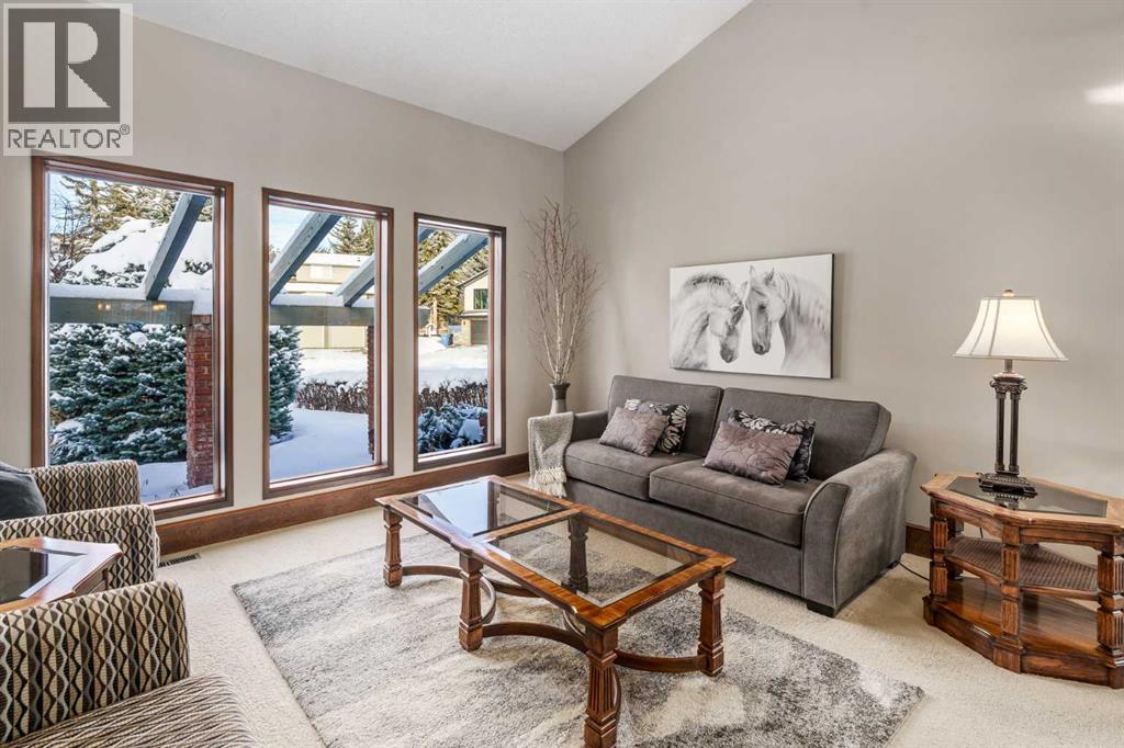 Single Family House for Sale in  Edgemont Place NW Edgemont Calgary 