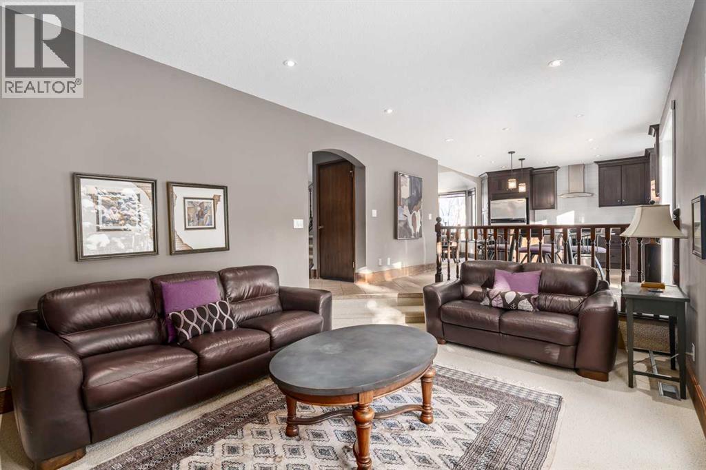 Single Family House for Sale in  Edgemont Place NW Edgemont Calgary 