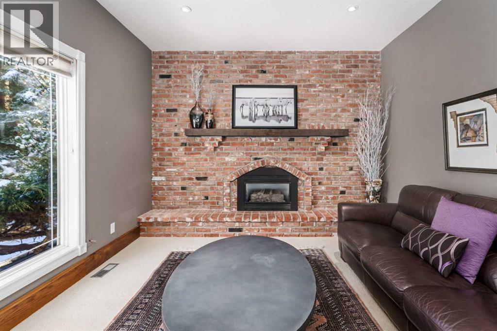 Single Family House for Sale in  Edgemont Place NW Edgemont Calgary 