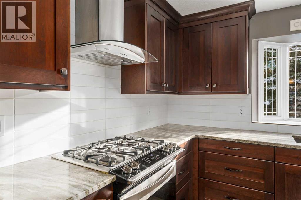 Single Family House for Sale in  Edgemont Place NW Edgemont Calgary 