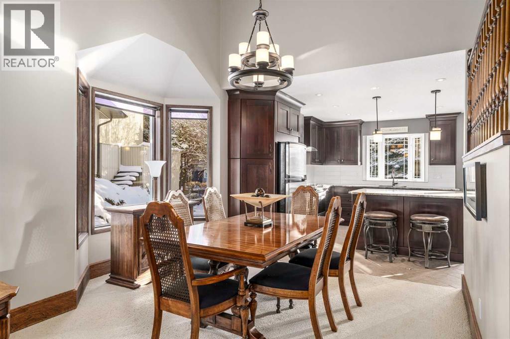 Single Family House for Sale in  Edgemont Place NW Edgemont Calgary 