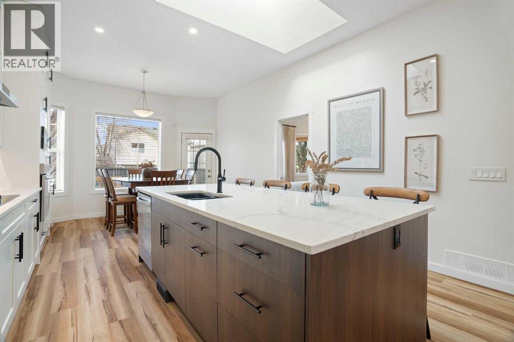 Single Family House Bi-level for Sale in  Somerglen Way SW Somerset Calgary 