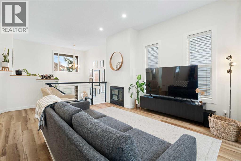 Single Family House Bi-level for Sale in  Somerglen Way SW Somerset Calgary 