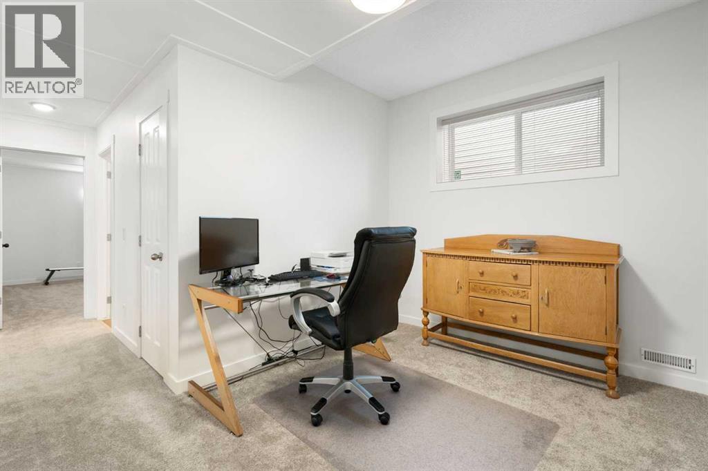 Single Family House Bi-level for Sale in  Somerglen Way SW Somerset Calgary 