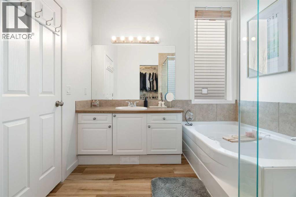 Single Family House Bi-level for Sale in  Somerglen Way SW Somerset Calgary 