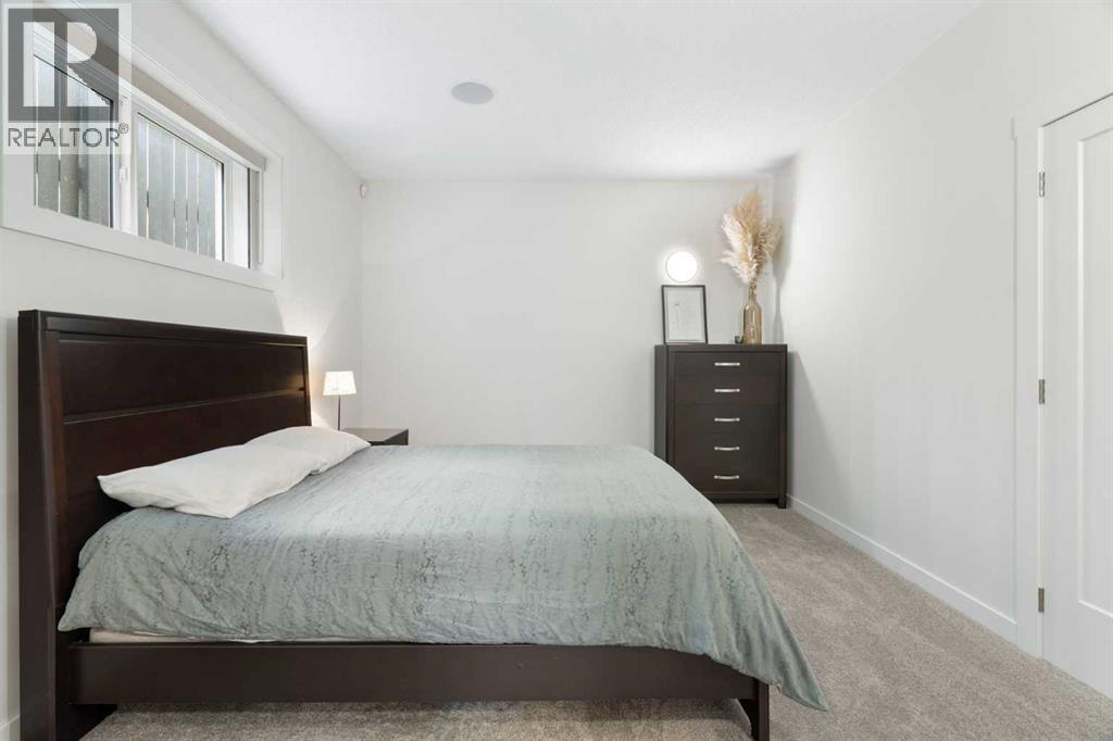 Single Family House Bi-level for Sale in  Somerglen Way SW Somerset Calgary 