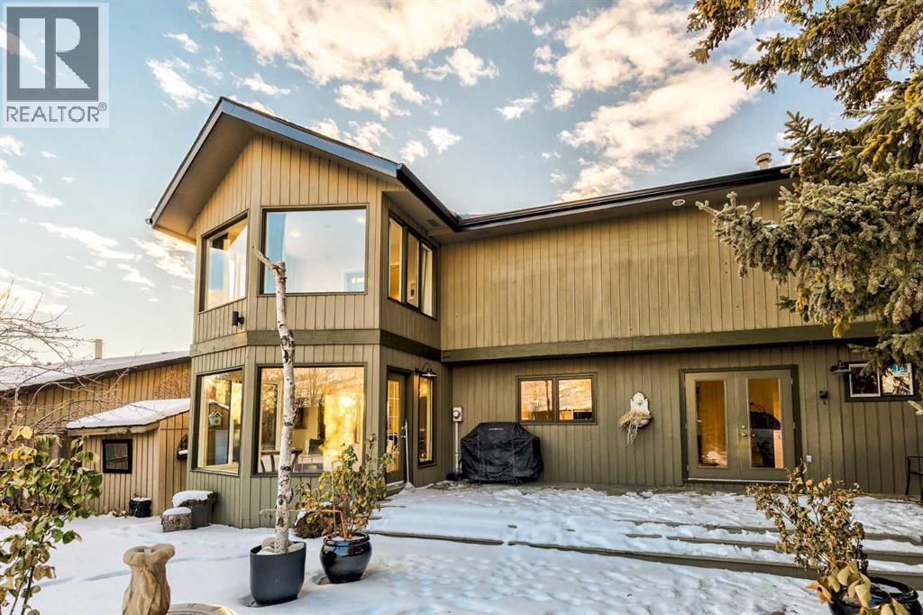 Single Family House 5 Level for Sale in  Edgemont Road NW Edgemont Calgary 