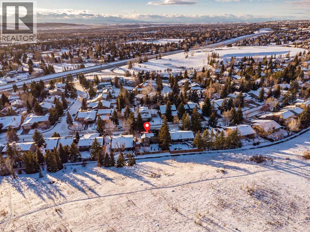 Single Family House 5 Level for Sale in  Edgemont Road NW Edgemont Calgary 