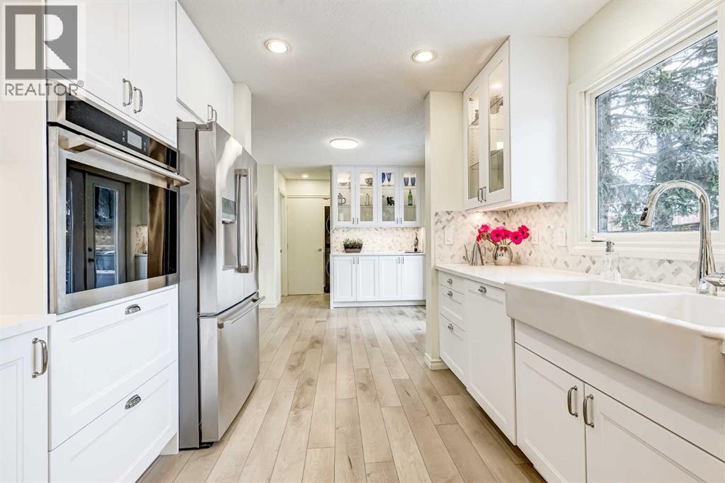 Single Family House 5 Level for Sale in  Edgemont Road NW Edgemont Calgary 