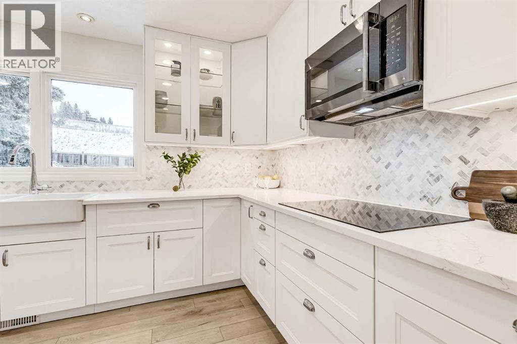 Single Family House 5 Level for Sale in  Edgemont Road NW Edgemont Calgary 