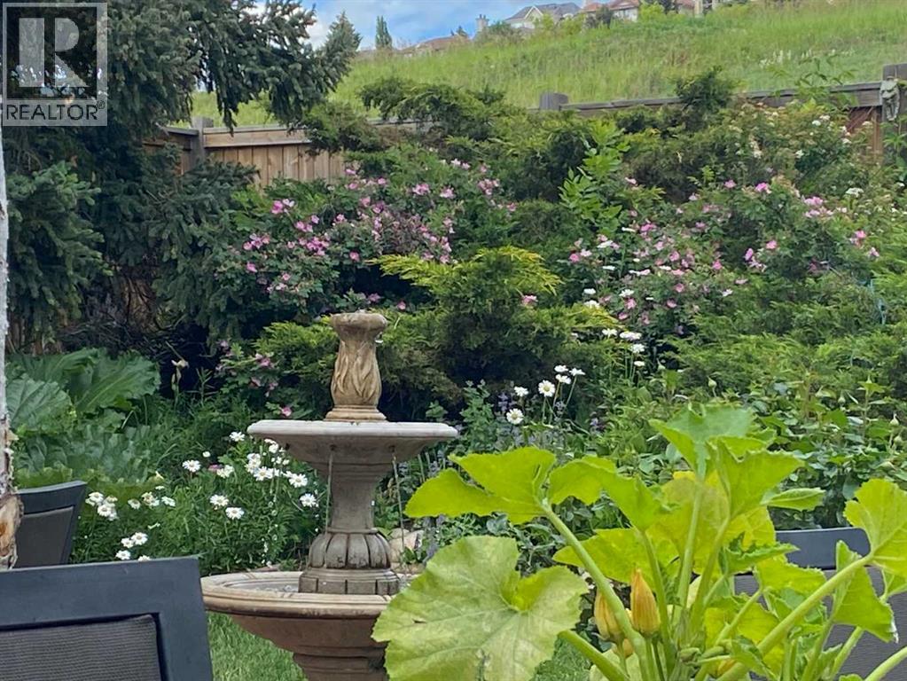 Single Family House 5 Level for Sale in  Edgemont Road NW Edgemont Calgary 