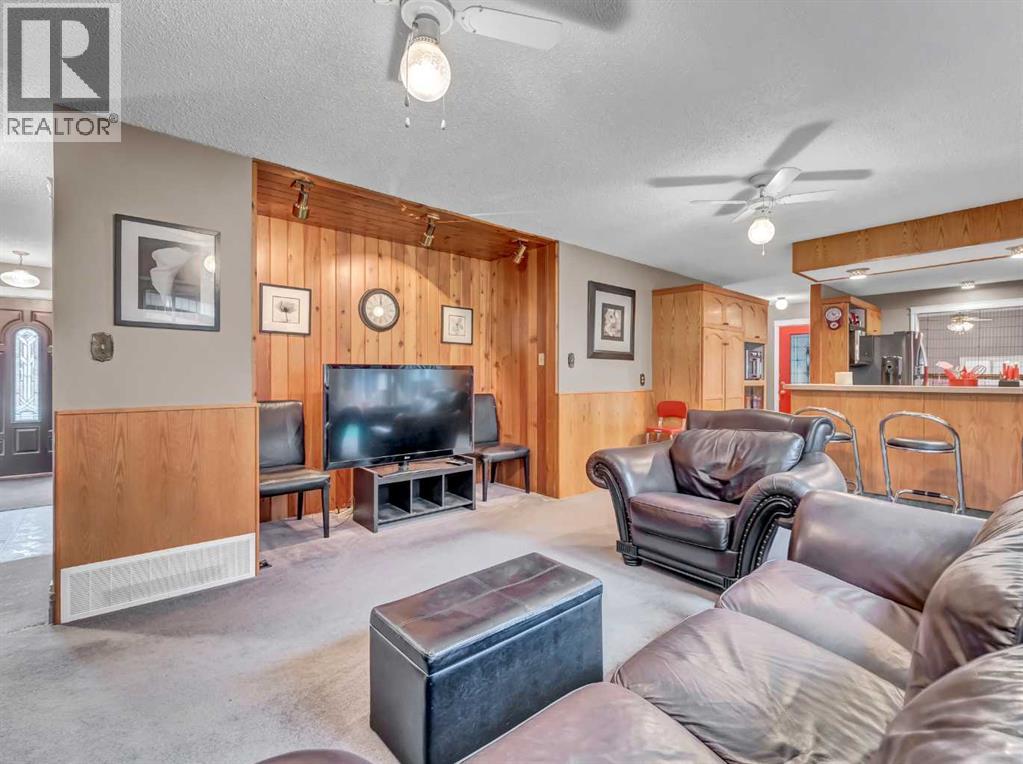 Single Family House Bungalow for Sale in  Upland Drive SE Connaught Medicine Hat 