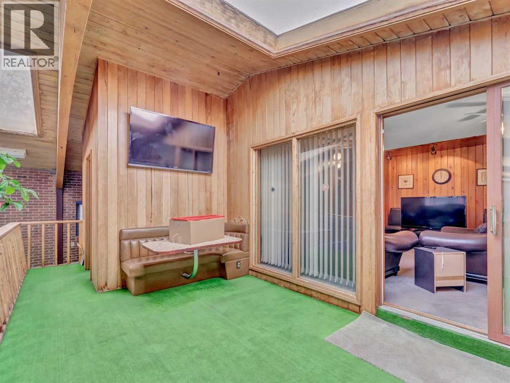 Single Family House Bungalow for Sale in  Upland Drive SE Connaught Medicine Hat 