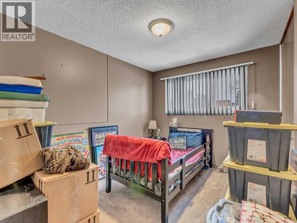 Single Family House Bungalow for Sale in  Upland Drive SE Connaught Medicine Hat 