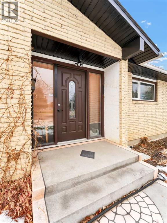 Single Family House Bungalow for Sale in  Upland Drive SE Connaught Medicine Hat 