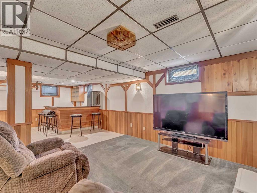 Single Family House Bungalow for Sale in  Upland Drive SE Connaught Medicine Hat 